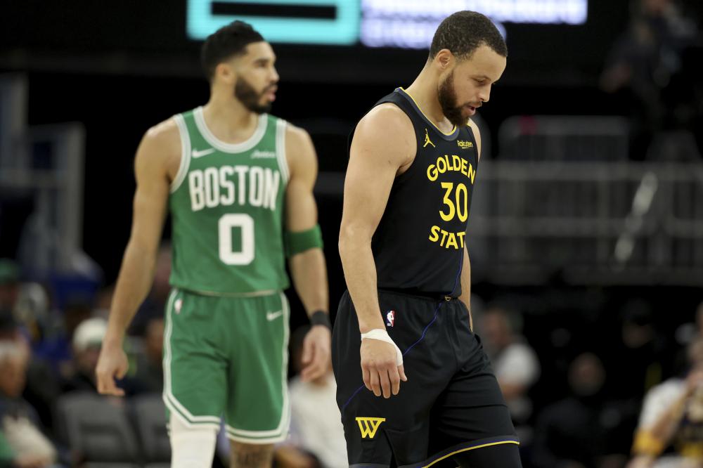 球员出现失 球员出现失